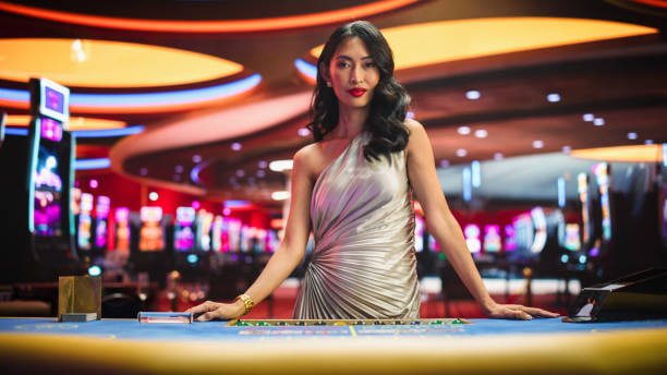 Dealer profesional di studio meja No Commission Baccarat monte 77